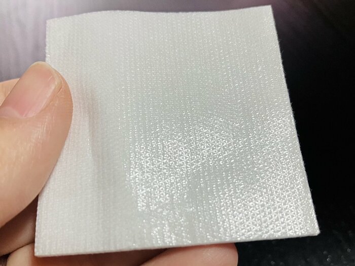 通気性が高く傷に貼り付きにくいのが特徴