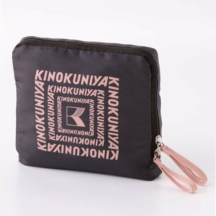 使わない時はポケッタブル仕様でコンパクトに携帯できます