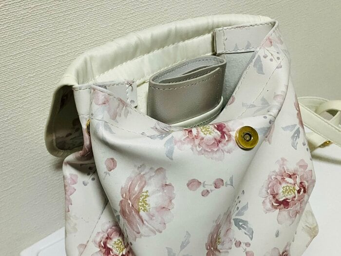 バッグ側面の取り出しやすいミニポケットにも収納できました