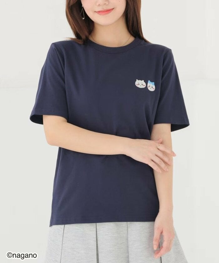体のラインを拾いすぎず、リラックスした着心地を保ってくれます