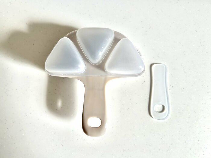 三角おにぎりメーカーの内容物