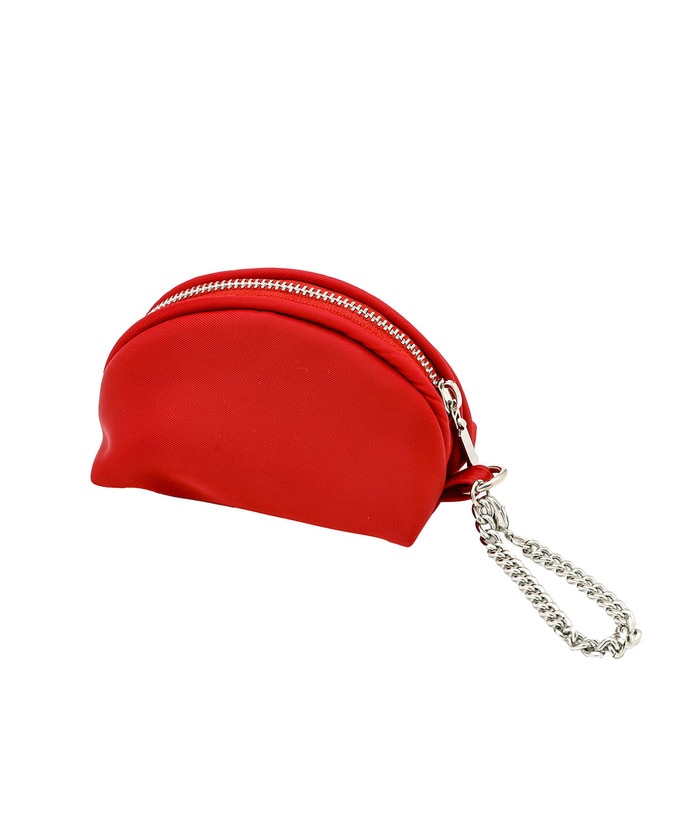 鮮やかなレッドは220円とは思えない高級感