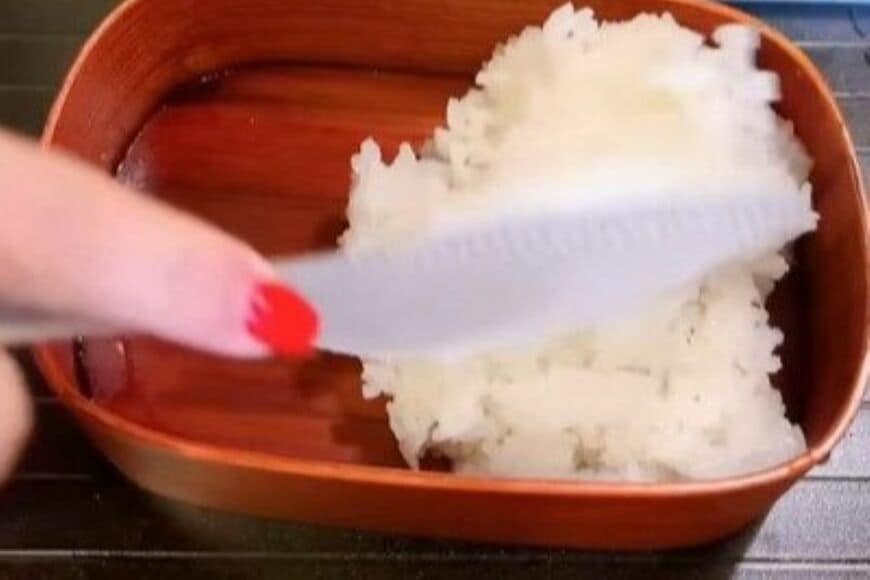 「朝7時に家を出る夫」に妻が作るザクザク唐揚げ弁当が最高　彩り豊かな副菜も詰めた一品がたまらない…