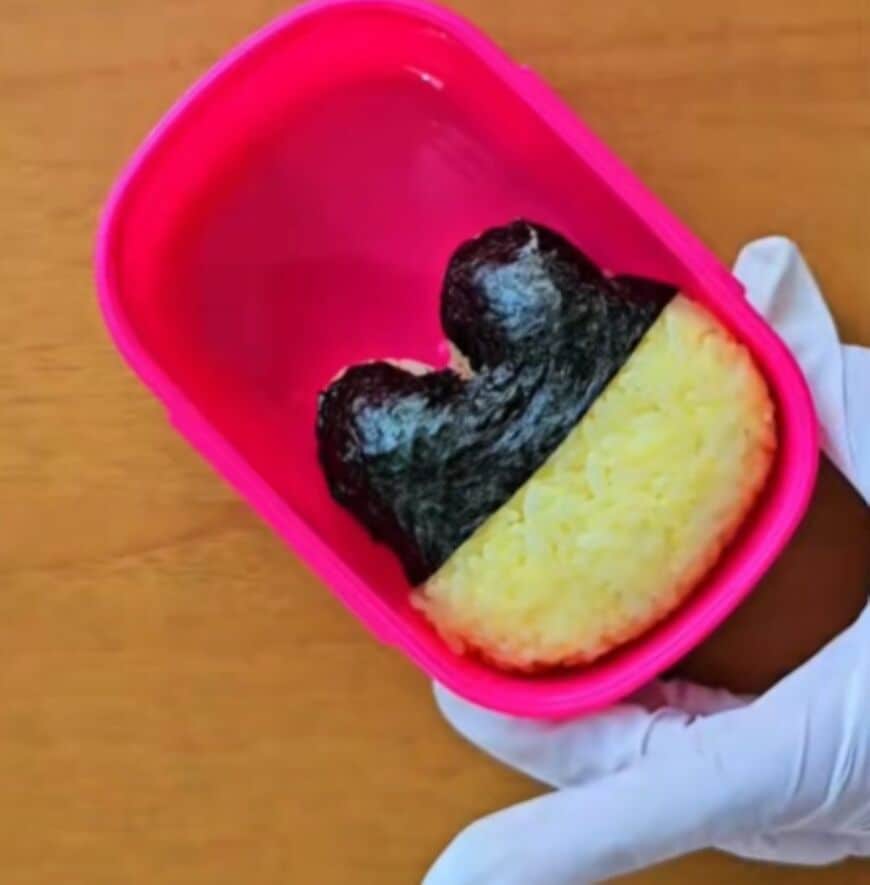おにぎりで作る「まめっちキャラ弁」がたまらない…　大きな目がかわいすぎる弁当が最高