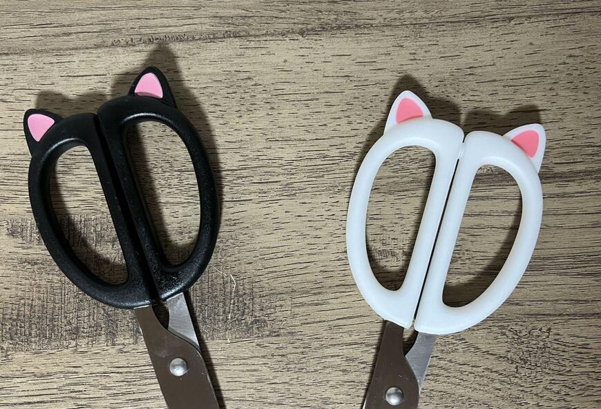 筆者撮影（セリア、キッチンはさみ 猫耳）