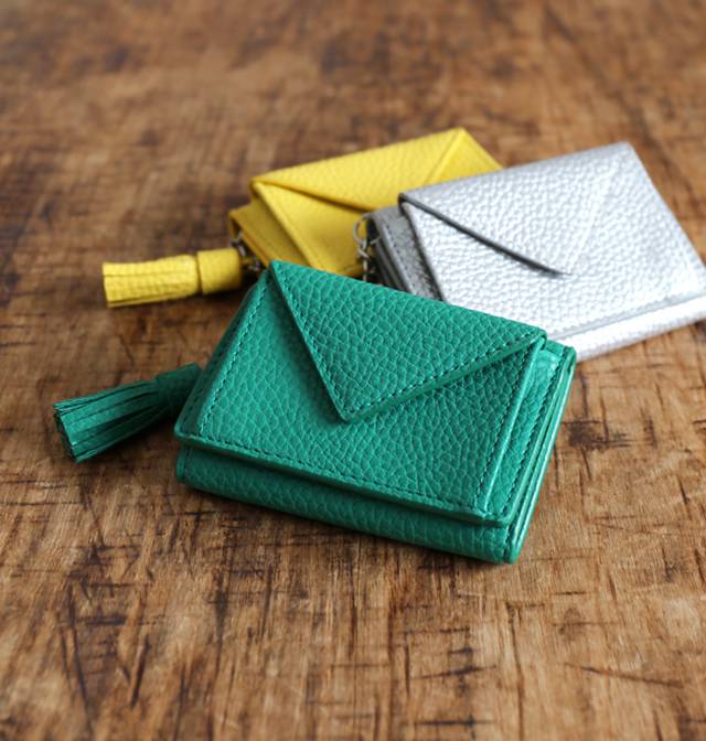 BEATRICE - ミニウォレット ¥6,864（税込）