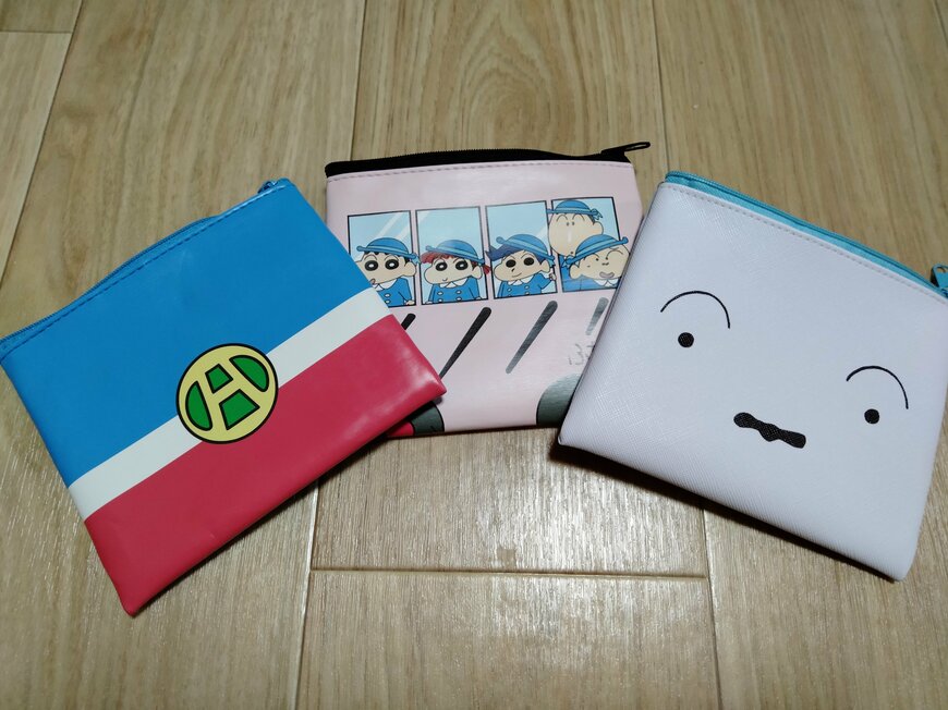 出所：筆者撮影（ダイソー×クレヨンしんちゃんのポーチ）