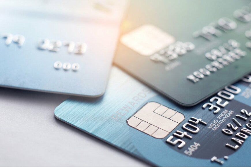 【クレカ比較】ドコモ「dカード」とLINE「Visa LINE Pay クレジットカード」はどちらがポイントを貯めやすいクレカか