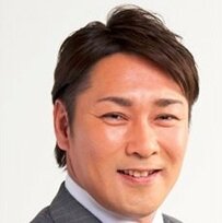 激変話題の元木大介氏＆大神いずみ 野球少年の息子2人と家族ショット「わーい家族写真」 56歳の妻の誕生日祝う