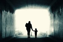 子育て家庭と地域のつながりのミスマッチ。なぜ孤立と社会の不寛容が生まれるのか