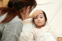 【小1の壁】共働きの家庭が悩みがちな4つの壁とは？「共働き世帯＆専業主婦世帯」の「年収＆貯蓄額」平均はいくらか