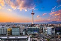 外国人観光客の「迷惑行為」を発見したら注意する？　100人に聞いたアンケート結果を見る