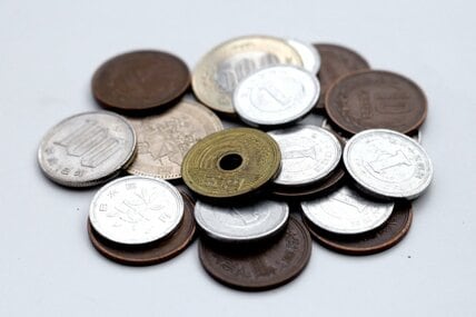 【レア硬貨？】お釣りで出てきた十円玉の衝撃的な「状態」に思わず目を疑う　「別物みたい」