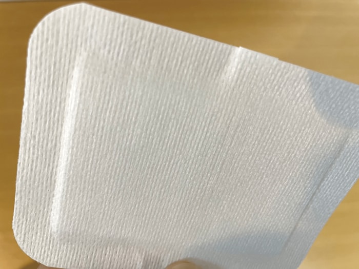 表面の素材は通気性に優れた不織布でできています