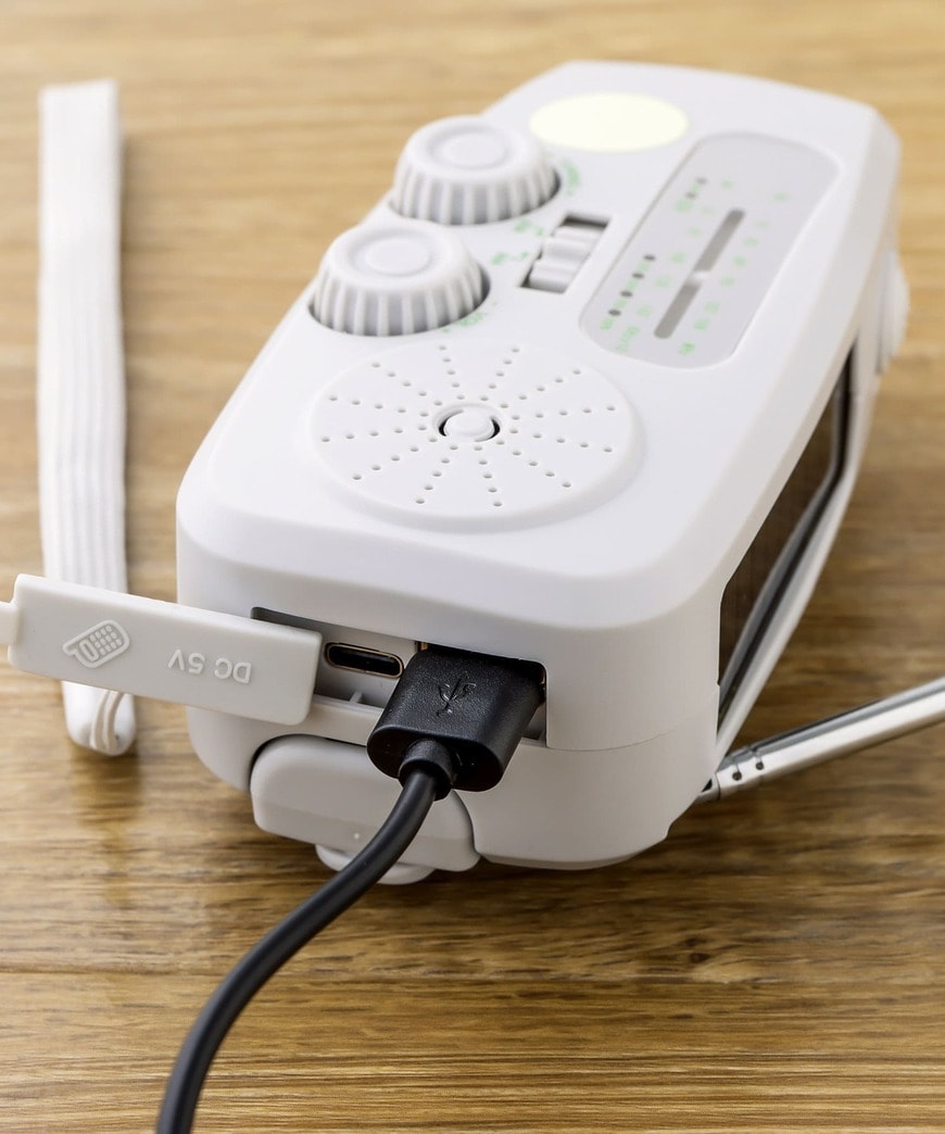 PAL CLOSETオンラインストア「新機能SOSブザー付き！》手回し式スマホ充電ラジオライト／SOBANI」