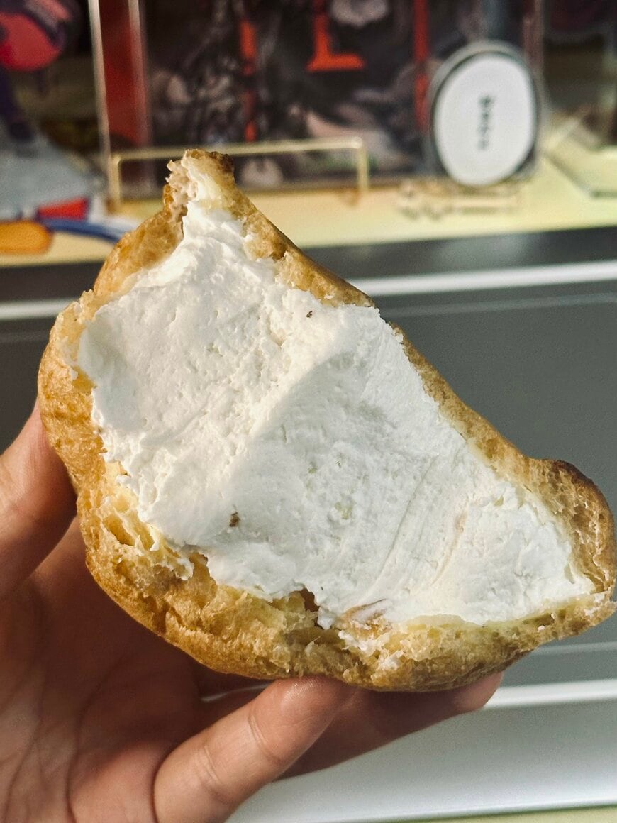 シュークリームの断面