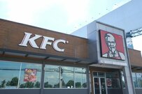 ケンタッキー「ドリンク全サイズ100円の2週間」をスタート！新たな辛口商品も登場