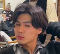 「最近仕事が絶好調だから」男性が「強めのパーマ」でイメチェン　納得のアフターに反響続々