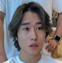 「今の髪型気に入っちゃってるんだよね」兄のいる美容室に来店した弟さん→お任せカットをオーダーしたら…兄弟で「同じ髪型やん」と爆笑！