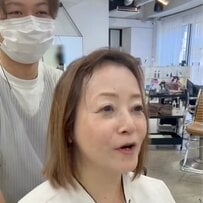 【美しい】前髪のくせに悩む女性「ハイライト入りショート」で大胆イメチェン！「華やかで素敵」と大評判