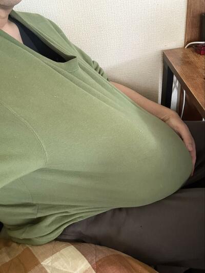 膨らんだパジャマの中には何が？