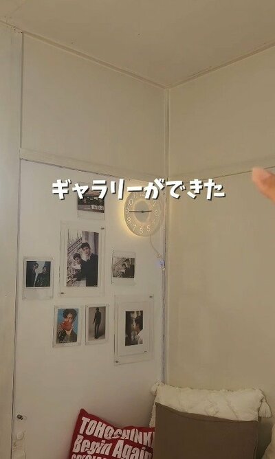 トタン壁が自分だけのギャラリーに生まれ変わった瞬間