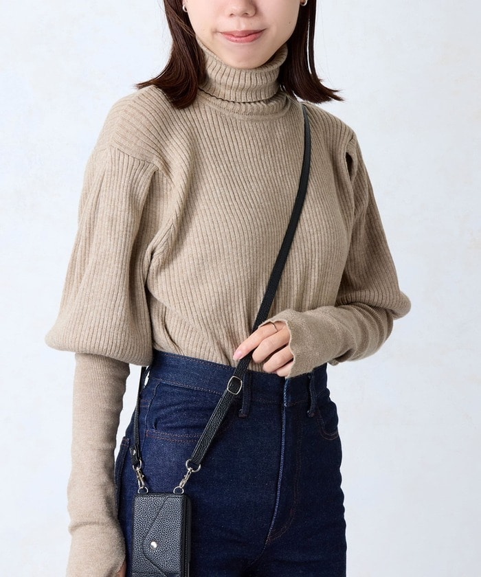 高級感あふれる「レザー調」の素材感