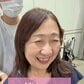 「トップがぺたんこでボリュームがない」と話す女性が、カットでレイヤーと前髪をつくった、動きのあるスタイルにスタイルチェンジ