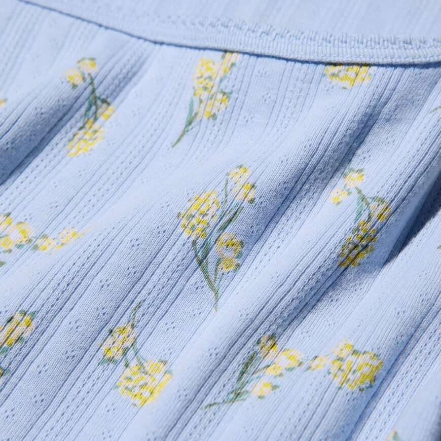 出所：ユニクロ公式 ポインテールスクエアネックT