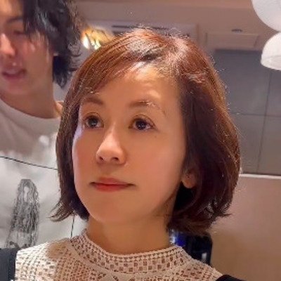 「後ろをぱっつんにしたい！」段をならしたふんわりボブで劇的イメチェン！　「わぁ〜可愛い！」と反響