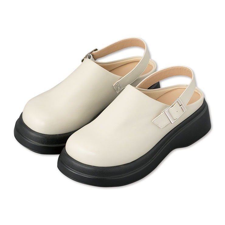 出所：しまむら公式　レディース　シューズ（ぷーさん）