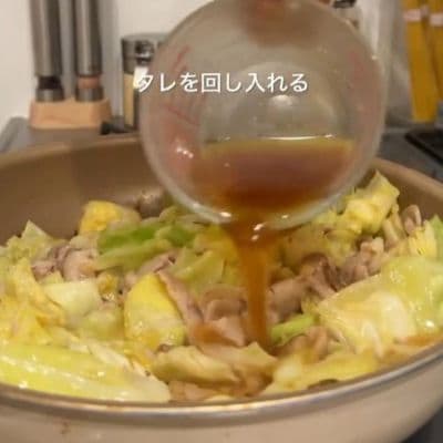 節約に励む28歳会社員女性が作る【中華丼弁当】はなんと1食あたり150円で完成！豚肉とキャベツがたっぷり入ってお腹いっぱい食べられそうなお弁当が話題