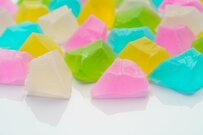 【申請しないともらえない】「年金を受け取りながら暮らす人」年金関連の加算・給付金とは？