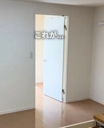 【賃貸DIY】シンプルなフローリング→“石目調のクッションフロア”で高級感溢れる床に大変身！