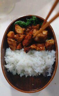 シングル父が作る【焼き鳥弁当】が話題　食欲そそる出来栄えに絶賛の声