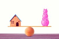 20代～70代世帯、住宅ローンはいくら、残っているのか。