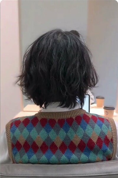 あごのあたりの長さで、毛先に動きのある来店時の様子