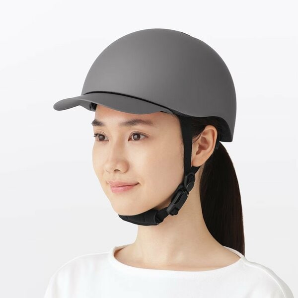 「ヘルメットが気になる」そんな人も手に取りやすいデザイン
