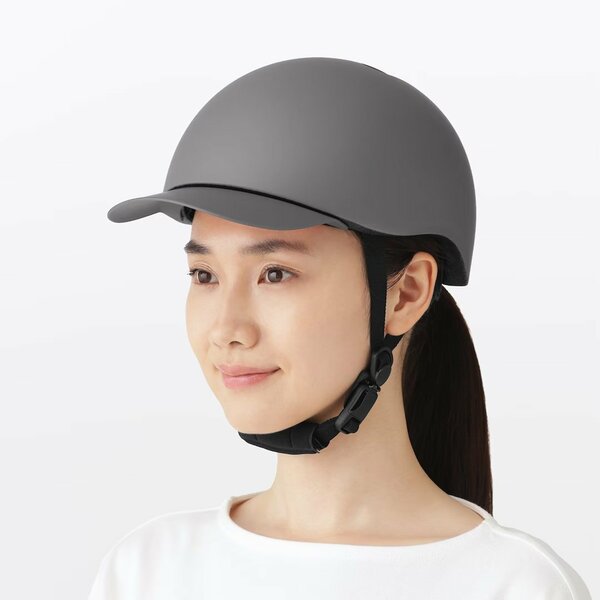 「ヘルメットが気になる」そんな人も手に取りやすいデザイン