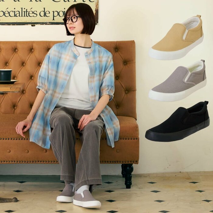 どんな服装にも馴染むシンプルなデザイン