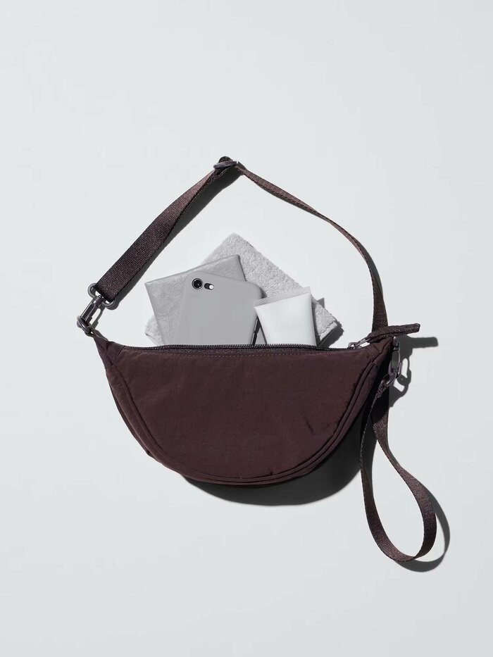 外出に欠かせない必需品がちょうど良く収まる設計