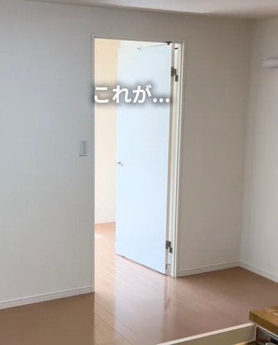 【賃貸DIY】シンプルなフローリング→“石目調のクッションフロア”で高級感溢れる床に大変身！