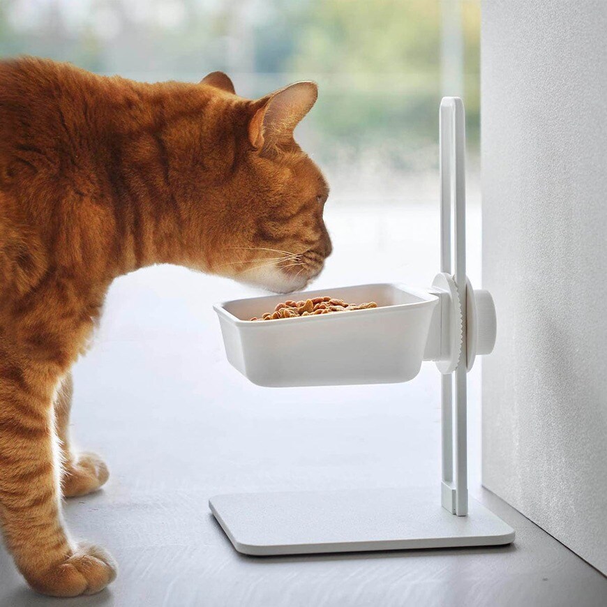 出所：【公式】山崎実業tower（タワー）　高さ調節ペットフードボウルスタンド ヌークス