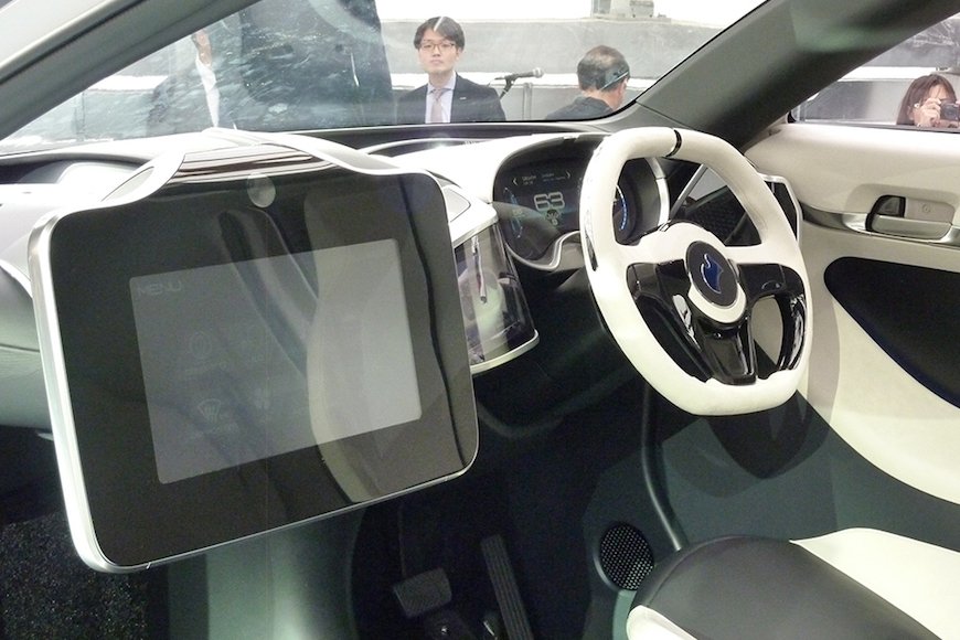 用途広がる車載ディスプレー、2020年には平均で1台あたり2枚搭載へ