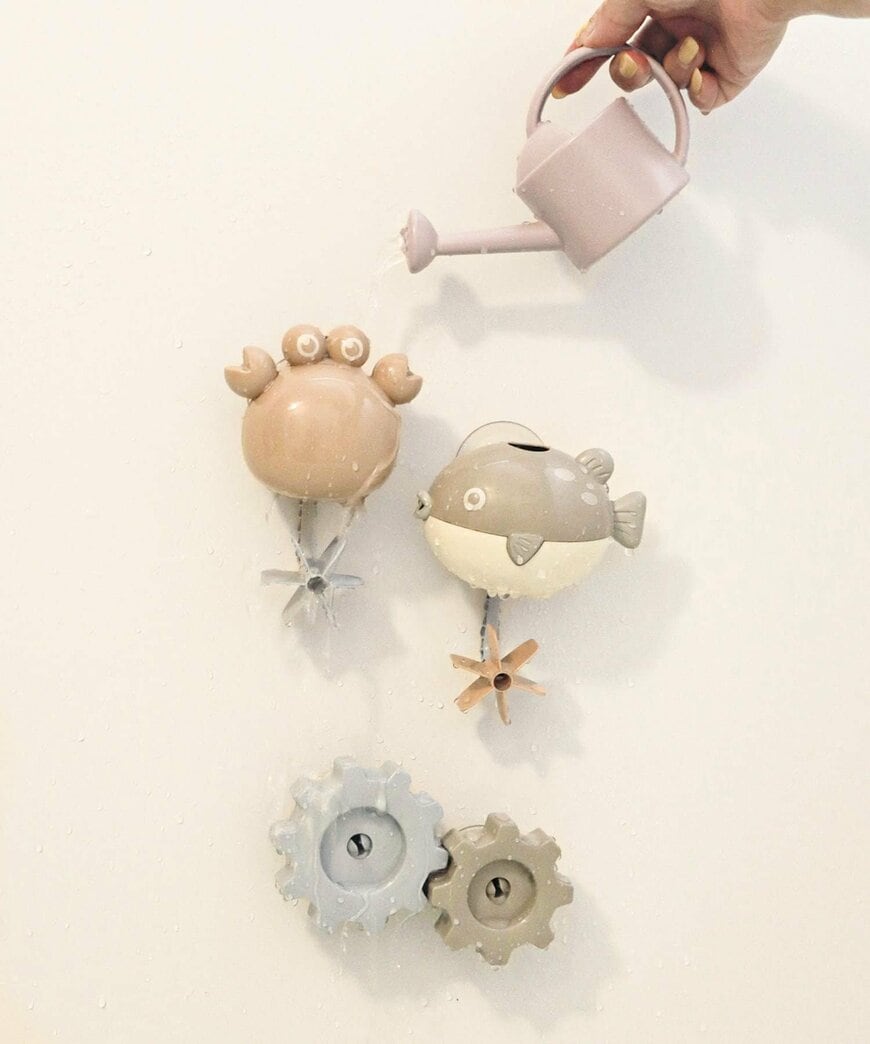 出所：3COINS公式　ジョーロ＆プロペラカップセット