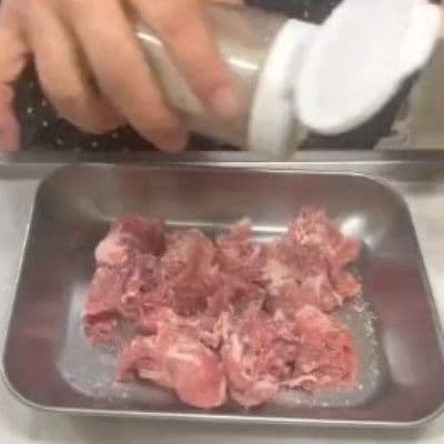 家族に作る愛情弁当にはたっぷりの「豚の塩レモン炒め」入り！電子レンジを使って時短で作るハムエッグもマネしたい1品