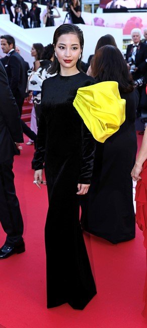 カンヌ国際映画祭のプレミアに出席した広瀬すず ©LOUIS VUITTON