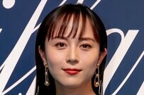 「美少女の見本」39歳・比嘉愛未の幼少期の写真にSNS衝撃「もう既に完成されてる」「お目目くりくり」の声