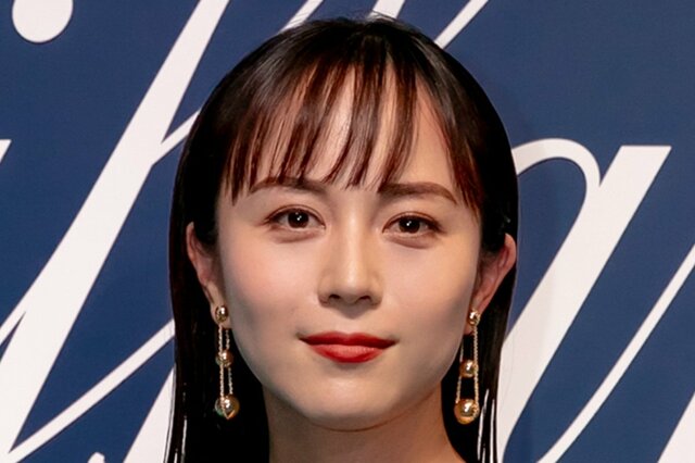 「美少女の見本」39歳・比嘉愛未の幼少期の写真にSNS衝撃「もう既に完成されてる」「お目目くりくり」の声