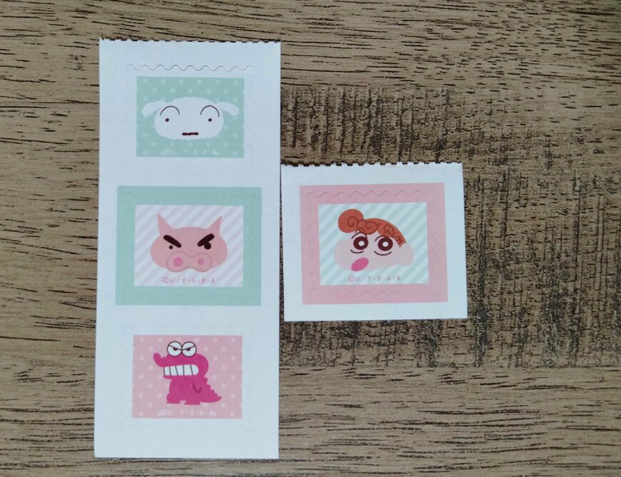 筆者撮影（セリア、レターセット4セット クレヨンしんちゃん 喫茶店 シール付）